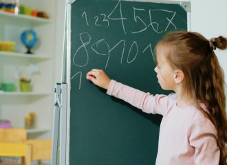 pexels-artempodrez-8088233